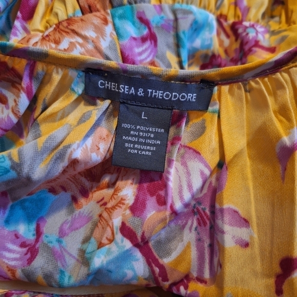 Chelsea &Theodore large bright floral flowy blouse - Picture 6 of 6